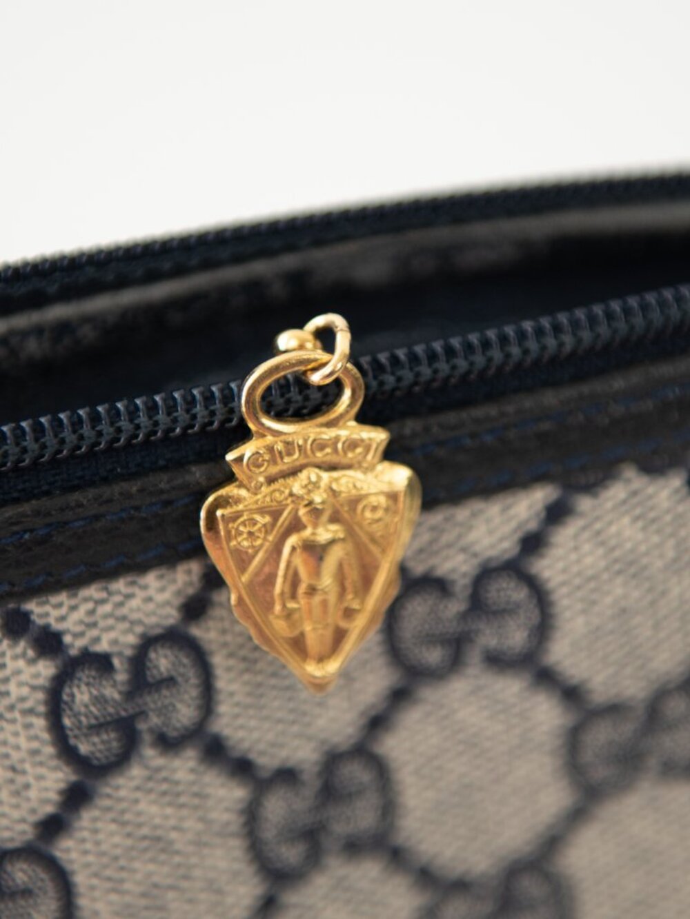 Vintage Gucci GG Supreme Monogram Camera Crossbody Bag 1980s Purse Navy Blue - Picture 7 of 16